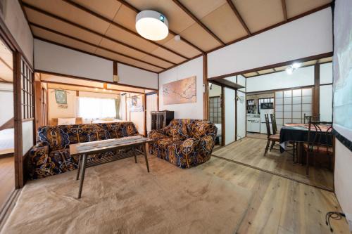 Chidoricho Villa | Former Yoshidaya Hikonana Residence, a Registered Tangible Cultural Property 倉敷の宿 国登録有形文化財 旧吉田彦七邸 一棟貸切 1日1組限定 特別な体験 日本の伝統建築で過ごす非日常を