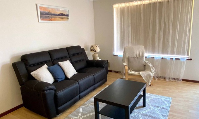 East Bunbury House | Forrest Holiday Unit - East Bunbury