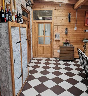 Kiskunhalas Apartment | Fortuna Vendégház Erkélyes Lakosztály