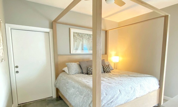 Lincoln Park Villa | Fortunata Winery Villa #5, Elegant Stay for 4
