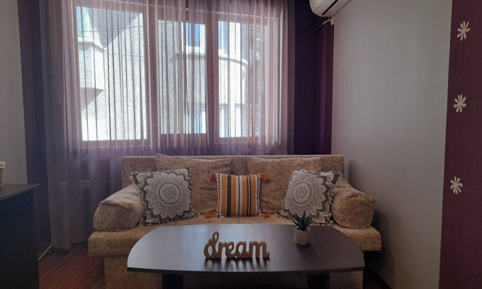 Dragijevo Apartment | Fotiadis boutique purple room