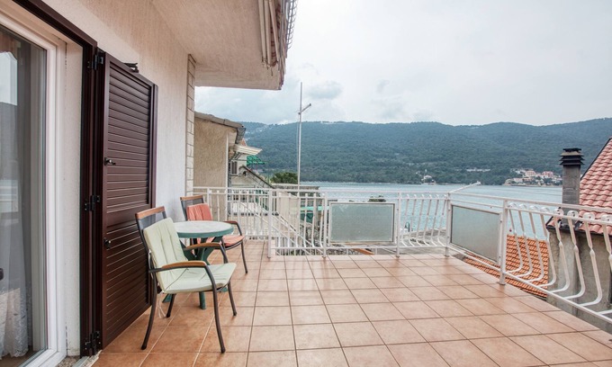 Grebastica Apartment | Four-bedroom apartment with terrace and sea view Grebaštica, Šibenik (A-482-a)