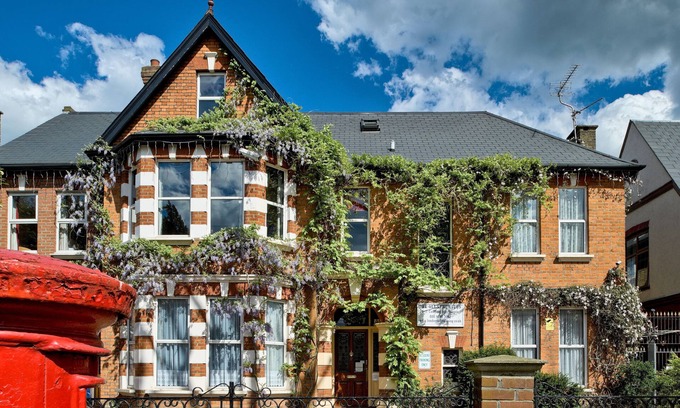 Catford Apartment | Four bedroom garden apartment perfect for families visiting London