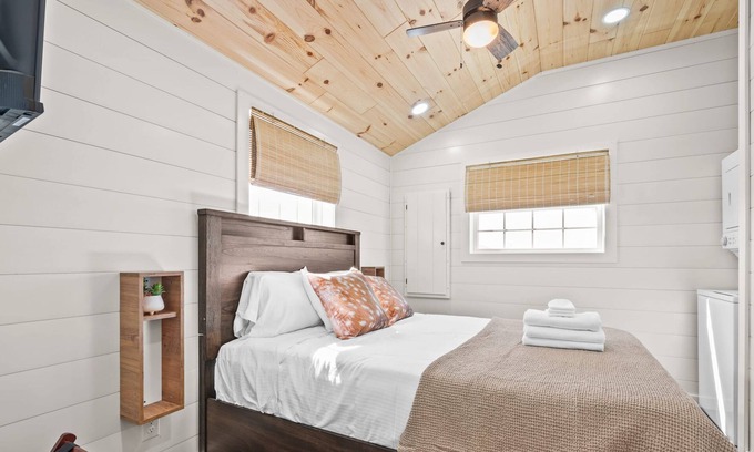 Williamstown Cabin | Four Neighboring Cabins at Eden Reserve