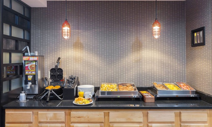 Pineville Hotel | Four Points by Sheraton Charlotte - Pineville