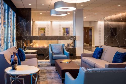 Norwood Hotel | Four Points by Sheraton Norwood Conference Center