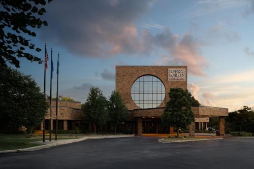 Brown Deer Hotel | Four Points by Sheraton Milwaukee North Shore