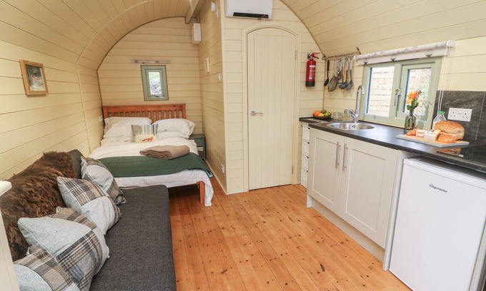 Sutton-in-Craven Cottage | FOX, pet friendly, character holiday cottage in Cross Hills