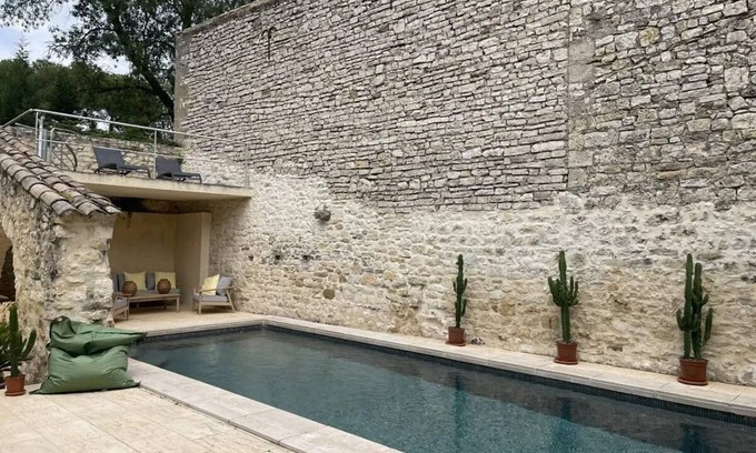 Arpaillargues-et-Aureillac Villa | 400 m² Villa ∙ 8 bedrooms ∙ 20 guests