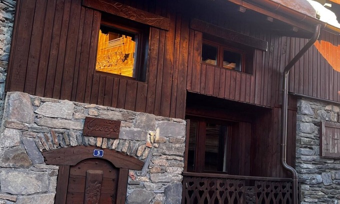 Aime Ski Chalet | Chalet de Charme en Plein Cœur de Montchavin