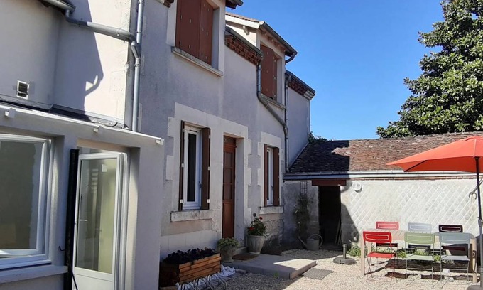 Saint-Hilaire-Saint-Mesmin House | 110 m² House ∙ 3 bedrooms ∙ 7 guests