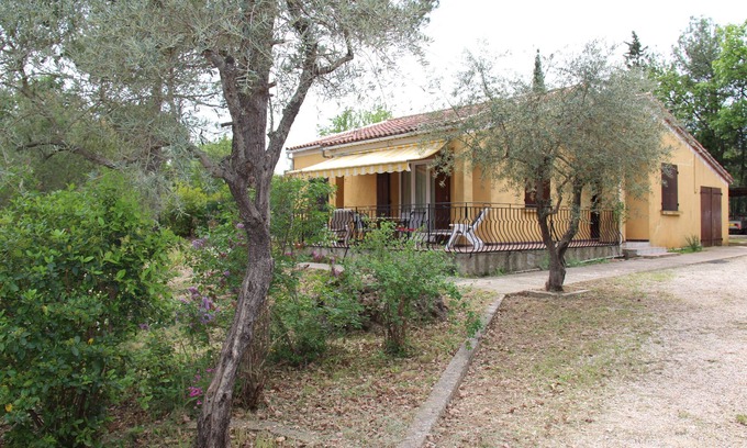 Saint-Maximin-la-Sainte-Baume Villa | Renovated single-storey villa in quiet residential area