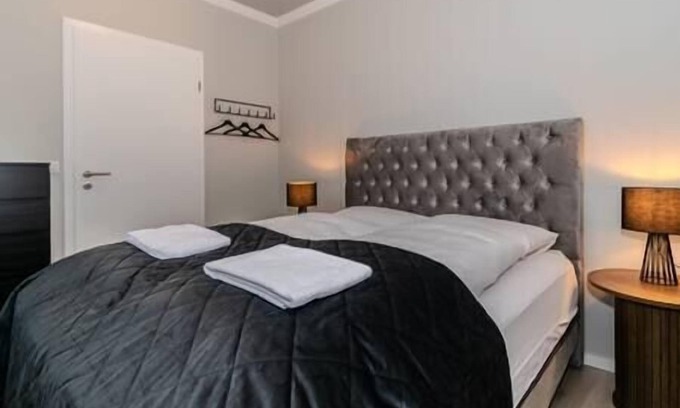 Vesturbær Apartment | Framnesvegur - Two Bedroom Central Apartment