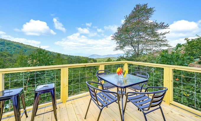 Franklin Cottage | Franklin Cottage: Deck w/Blue Ridge Mtn Views!