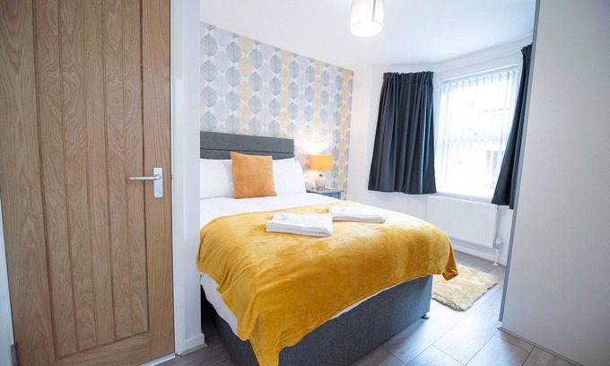 Reading House | Franklin Lodge - 4-Bed, 4-Ensuite Home