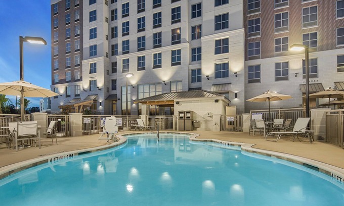 Florence Condo | Free Breakfast. Outdoor Pool. Near Florence Center & McLeod Regional Medical Center.