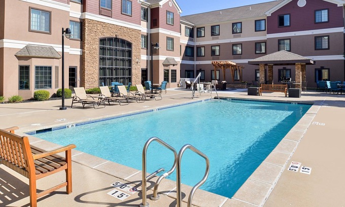 O'Fallon Condo | Free Breakfast. Pool & Gym. Close to Progress West Hospital!