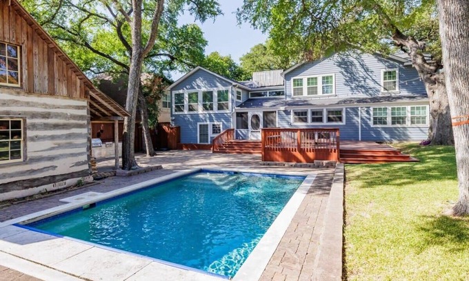 Tarrytown House | Free Parking, Gym, Pool - Songbird - Portoro