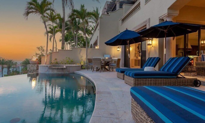 Palmilla Villa | Freshly Remodeled, 2 minute walk to the beach in V