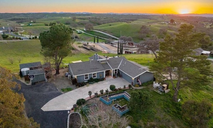 Paso Robles House | Freshly remodeled home in the heart of Paso Robles Wine Country.