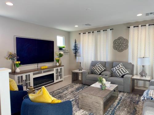 Laveen House | Friendly Host Near Loop 202 with Mountain views