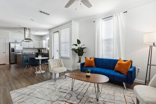 Frisco Apartment | Frisco Business Class, Modern Executive Suite