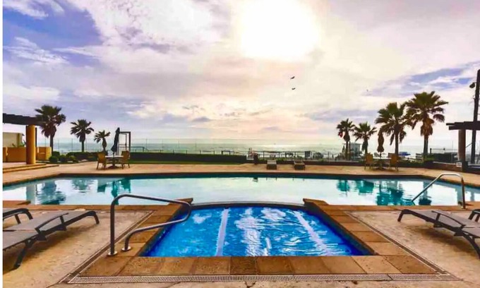 Centro Playas Condo | Front Beach Condo in the heart of Rosarito! All the action is steps away!