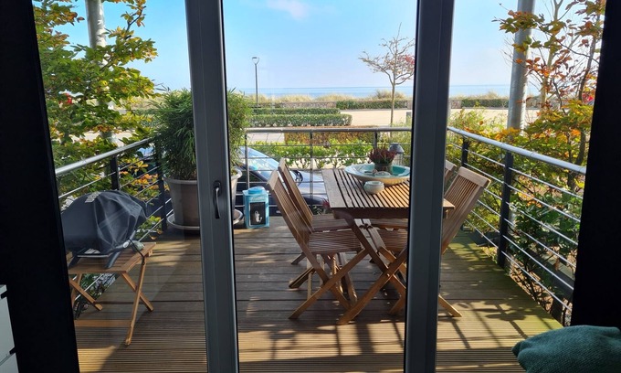 Haffkrug Apartment | Front row, more sea is not possible!
