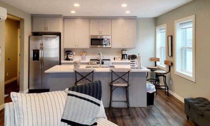 Poulsbo Apartment | Front Street Suite