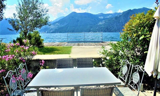 Marone Apartment | Frontlake Cristal Loft with garden