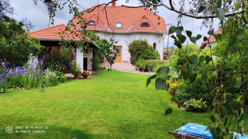 Cserszegtomaj House | Frutta Villa