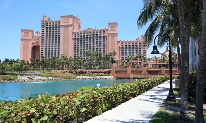 Paradise Island Resort | Full access to Atlantis, low price.