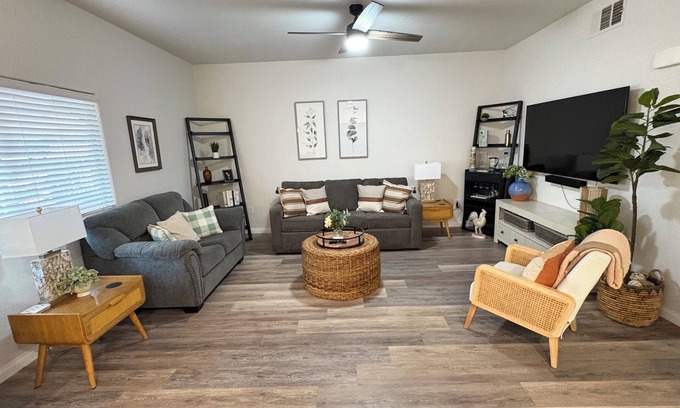 Mesquite Condo | Full amenities in kitchen, bathroom and bedrooms with gym, Pool and Hot Tub