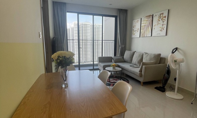 District 9 Apartment | Full services apartment with pool view