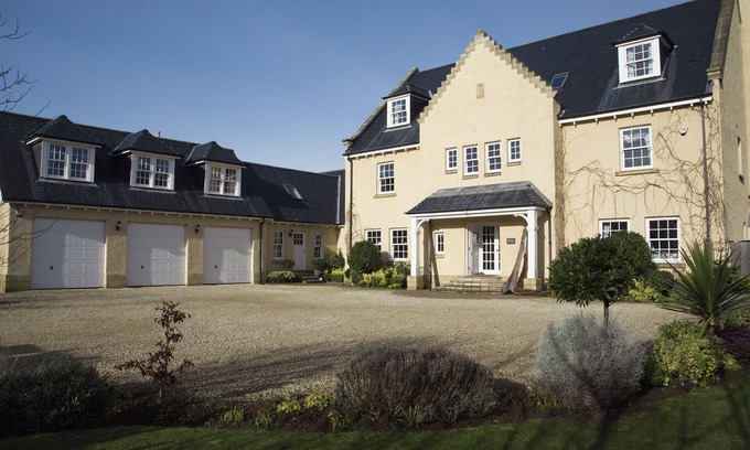 Gullane Villa | Full Size Snooker Table, Log Fire, Tesco Delivers -Bliss! 5 bedroom all en-suite