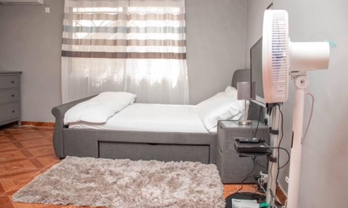 Freetown House | Fully Aircondition 3Bed Villa- A/c- WiFi- Hotwater