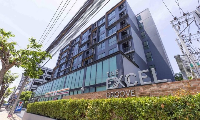 Bang Na Condo | Fully equipped*Easy commute airport & downtown