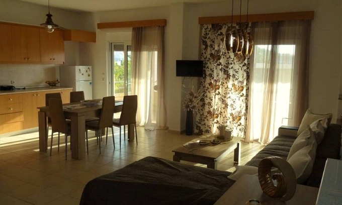 Paradisi Apartment | Fully renovated apartment-ανακαινισμένο διαμέρισμα