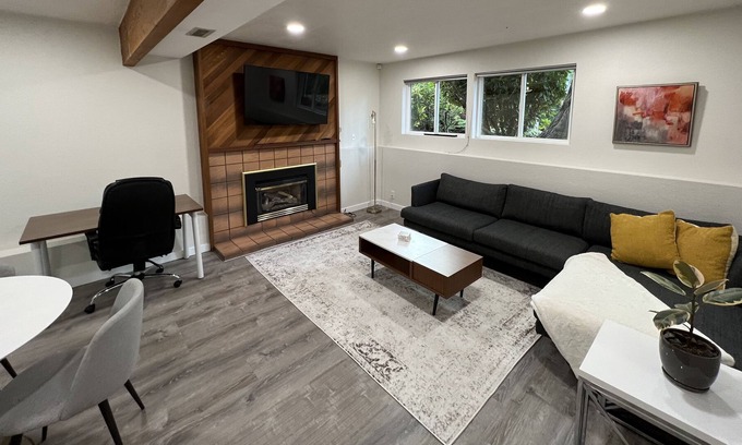 Bothell House | Fully Renovated Private Suite in Beautiful House