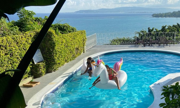 Tryall House | Fully Staffed, private pool, breakfast included, ocean view villa for groups!