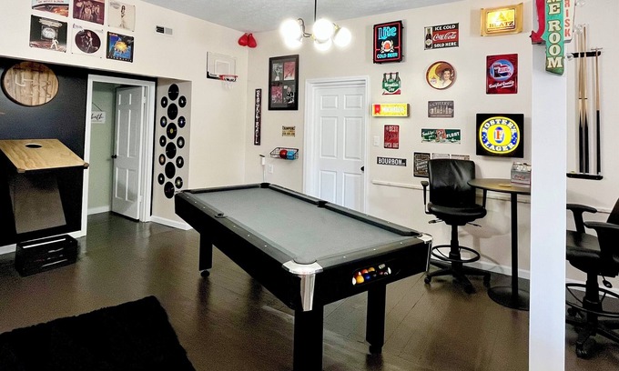 Bardstown Apartment | Fun 2 BdRm Apt in the Bourbon Capital with Pool Table, PAC-Man & More!