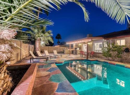 Chandler House | Fun Desert Getaway With Private Free Heated Pool!