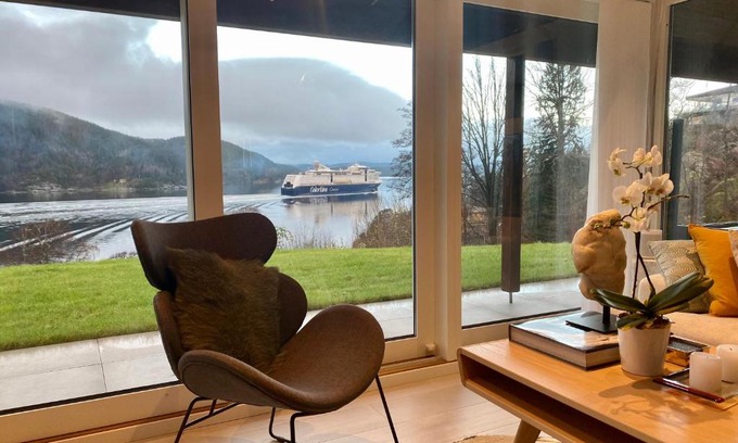 Frogn House | Funky cabin with a panoramic view of the Oslofjord