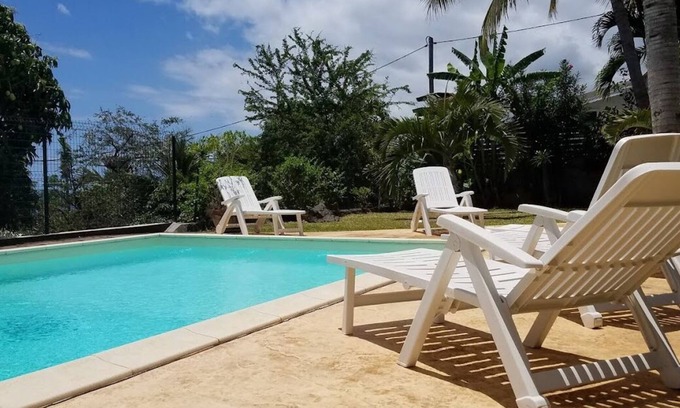 Le Portail Apartment | Furnished 2 persons, swimming pool, near the sea