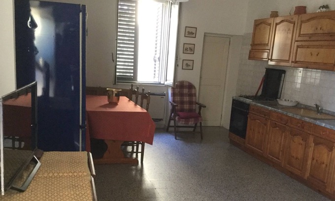 Mottola Apartment | furnished house with garden