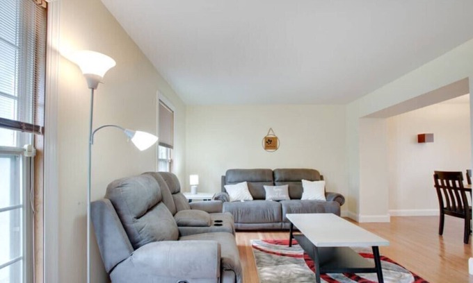Fox Valley House | Furnished Private home in Aurora sleeps 9 guests