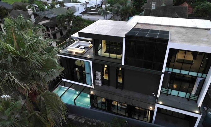 Chang Phueak Villa | Futuristic Pool Villa with Stunning Mountain View