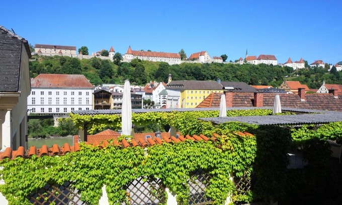 Ach Apartment | Gästehaus Burgblick im Weinhaus Pachler