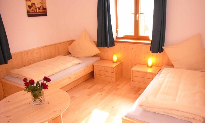 Lenggries Apartment | Gästehaus Weissenbauer