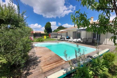 Listrac-Medoc Villa | Gîte classé 4 étoiles - 6 P. avec piscine chauffée